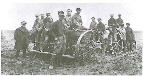 (בספר תמונה של כרזת תעמולה, ברית המועצות, 1949. על הכרזה מופיע הכיתוב: 
